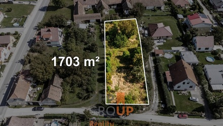 Prodej stavebního pozemku 1 703 m², Strážkovice