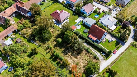 Prodej stavebního pozemku 1 703 m², Strážkovice