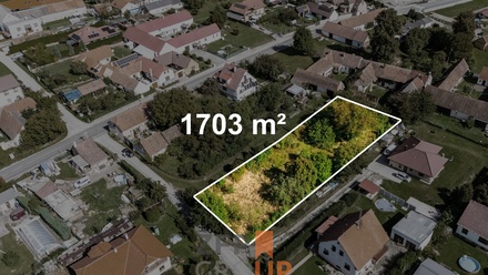 Prodej stavebního pozemku 1 703 m², Strážkovice