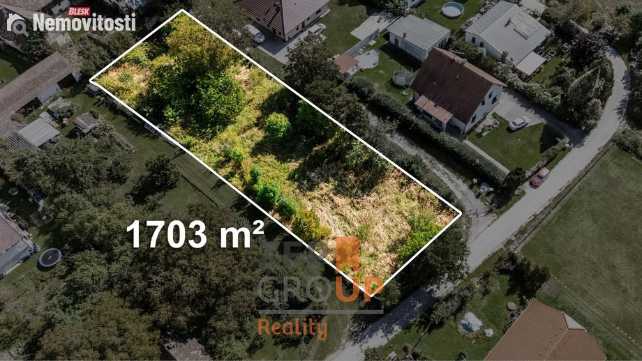 Prodej stavebního pozemku 1 703 m², Strážkovice