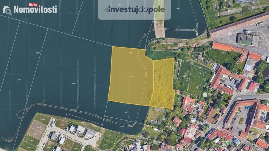 Prodej podílu 1/8 pole 1 817 m², Praha