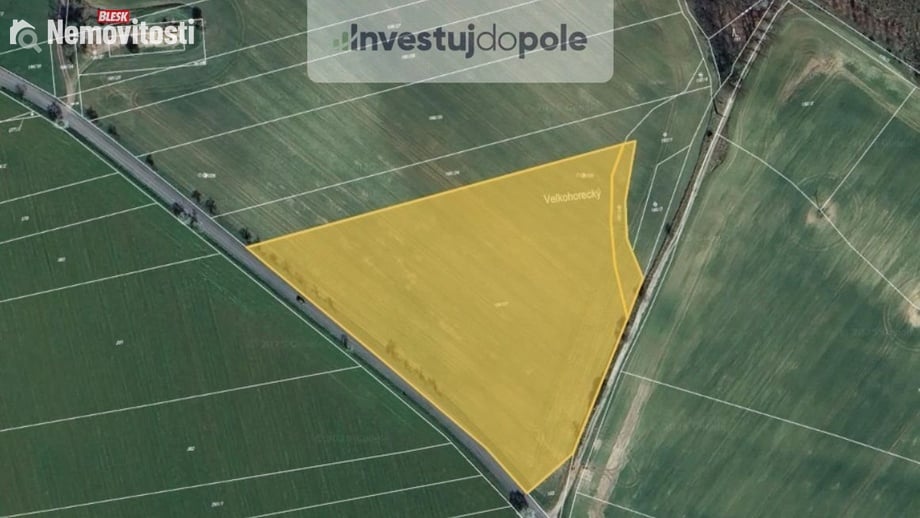 Prodej podílu 1/2 pole 11 814 m², Jedousov