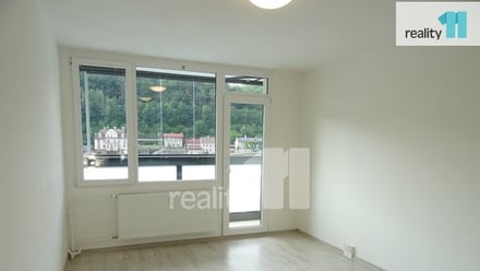 Pronájem bytu 1+kk 30 m², Děčín
