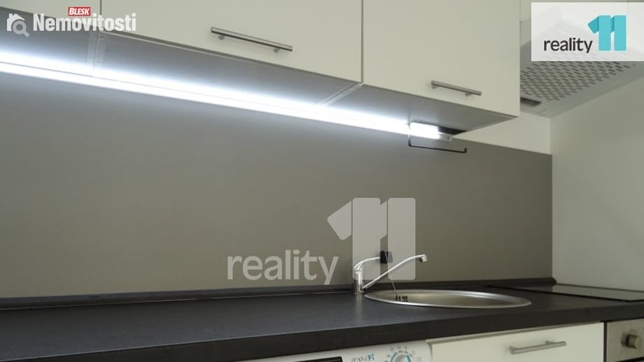 Pronájem bytu 1+kk 30 m², Děčín