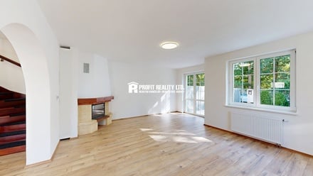 Prodej bytu s 6 a více pokoji 213 m², Praha - Lipence