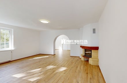 Prodej bytu s 6 a více pokoji 213 m², Praha - Lipence