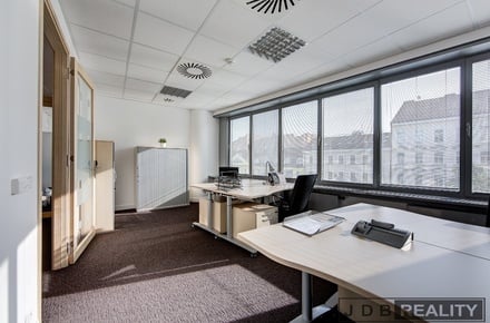 Pronájem kanceláře 60 m², Praha - Smíchov