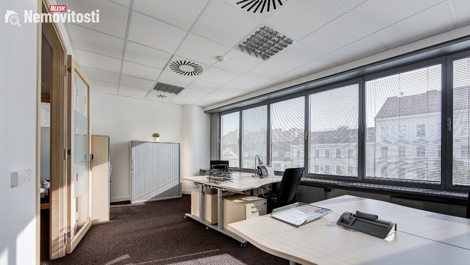 Pronájem kanceláře 60 m², Praha - Smíchov