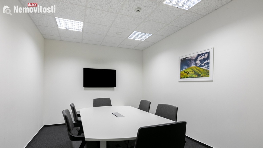 Pronájem kanceláře 110 m², Praha - Holešovice