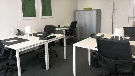 Pronájem kanceláře 239 m², Praha - Holešovice