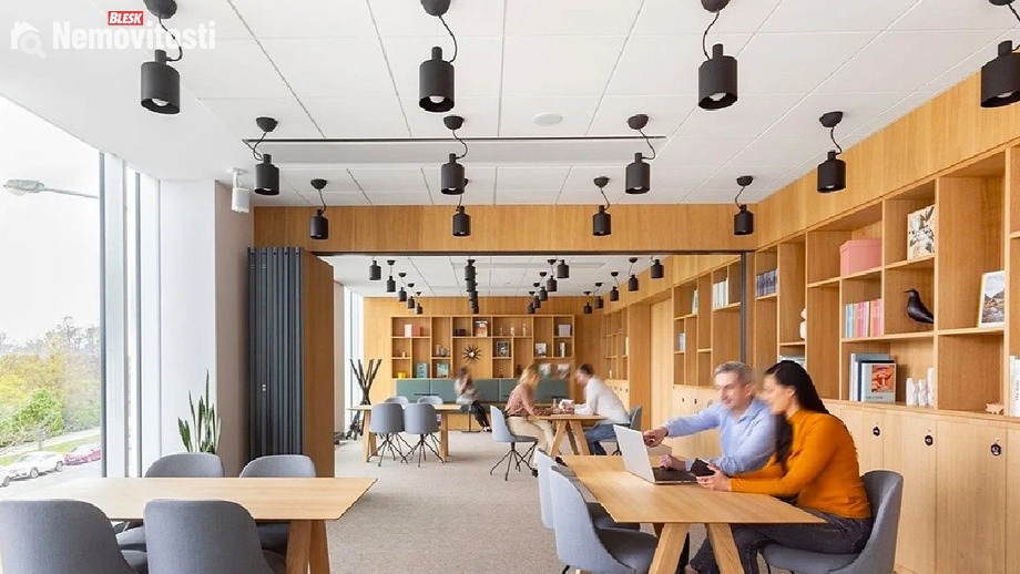 Pronájem kanceláře 239 m², Praha - Nusle