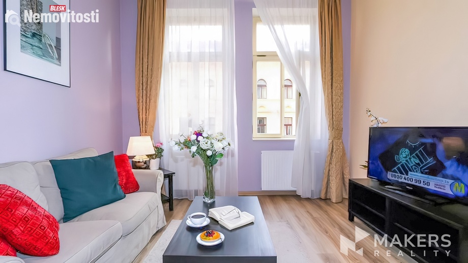 Pronájem bytu 1+1 40 m², Praha - Vinohrady