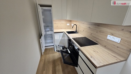 Pronájem bytu 2+kk 52 m², Praha 3