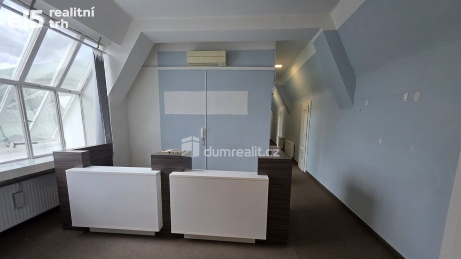 Pronájem kanceláře 141 m², Praha 1