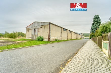 Prodej komerčního pozemku 8 431 m², Jesenice