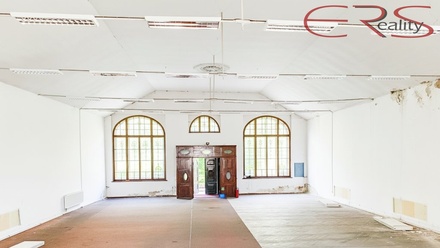 Prodej obchodního prostoru 750 m², Broumov - Poříčí