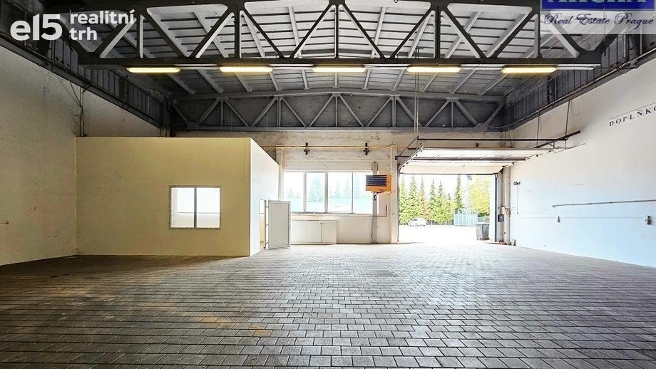Pronájem skladu 1 306 m², Praha 9, Čakovice
