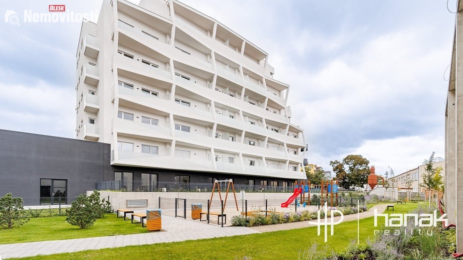 Pronájem bytu 1+kk 38 m², Brno - Komárov