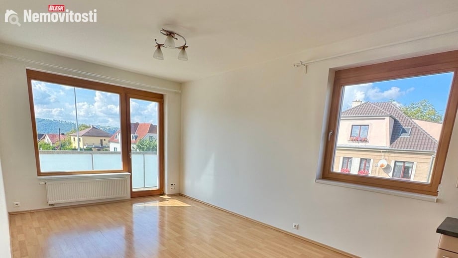 Pronájem bytu 2+kk 45 m², Praha - Modřany