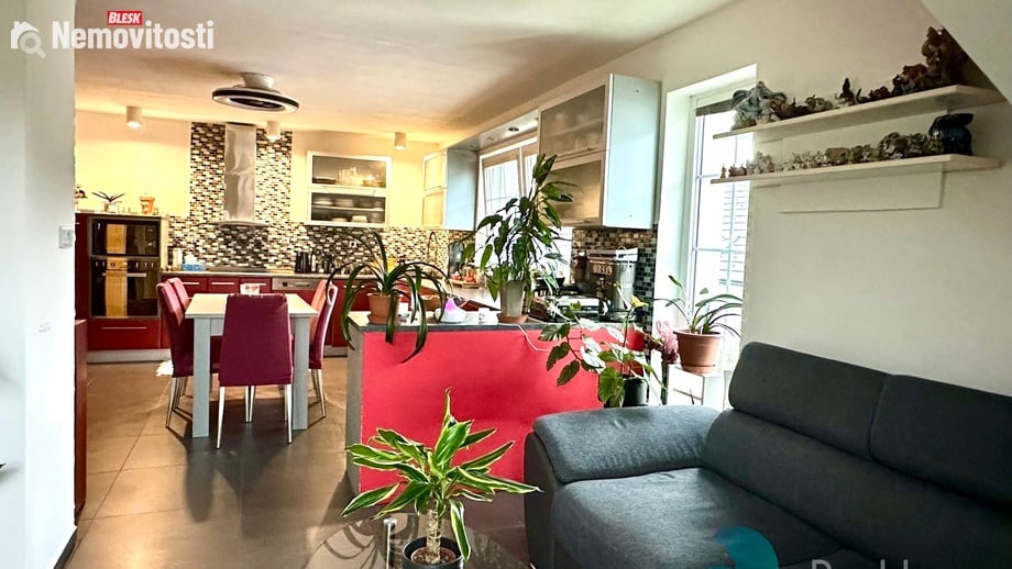 Pronájem rodinného domu 90 m², Homole