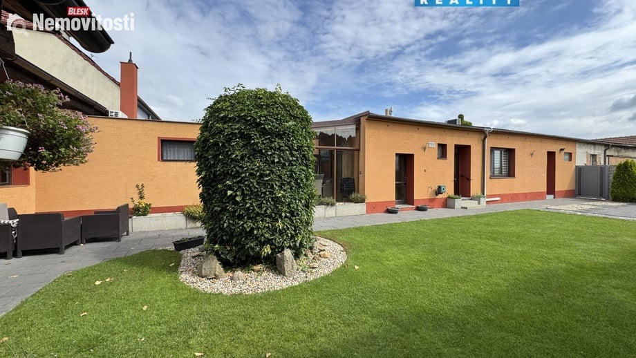 Prodej rodinného domu 86 m², Ladná