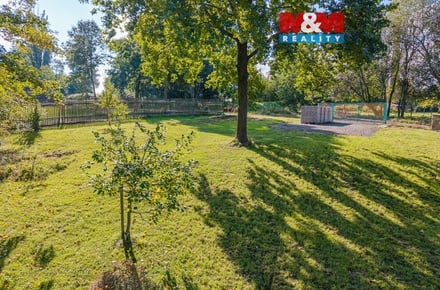 Prodej stavebního pozemku 1 022 m², Zásmuky