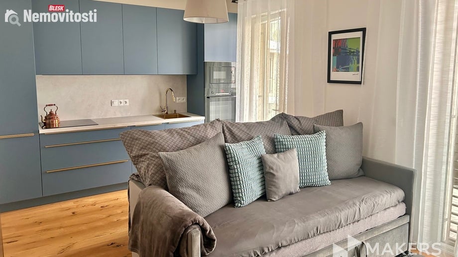 Pronájem bytu 1+kk 42 m², Praha - Strašnice