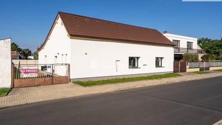 Prodej rodinného domu 460 m², Vědomice