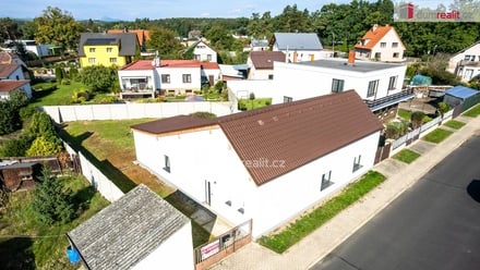 Prodej rodinného domu 460 m², Vědomice