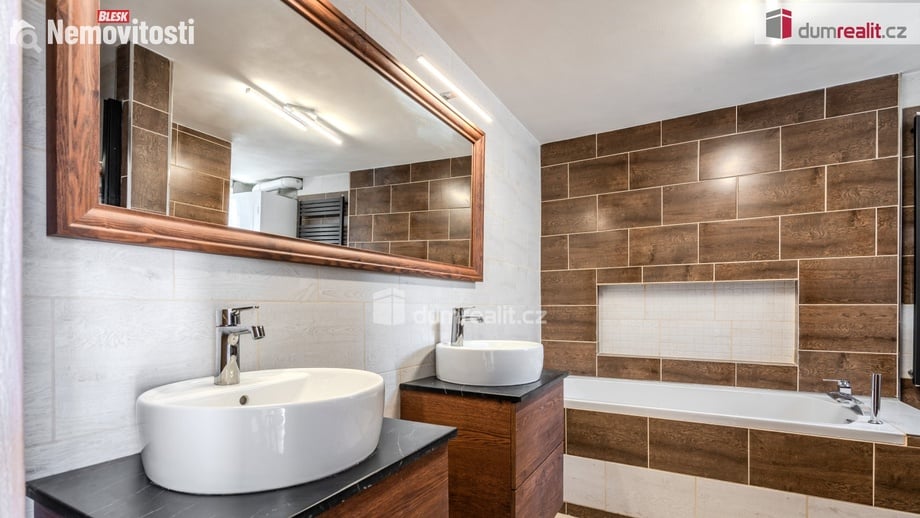 Prodej rodinného domu 460 m², Vědomice