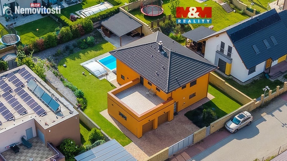 Prodej rodinného domu 229 m², Veleň