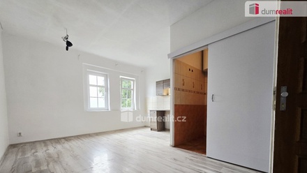 Pronájem bytu 2+kk 39 m², Lužná