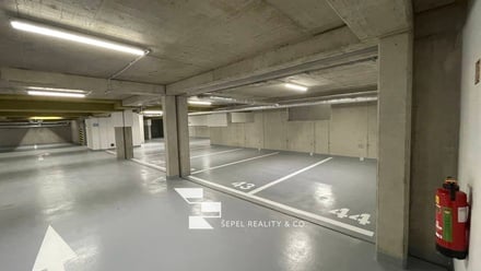 Pronájem garážového stání 13 m², Brno - Židenice