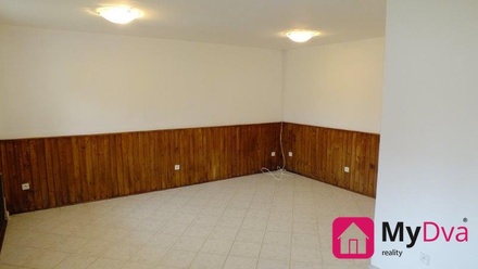 Pronájem bytu 1+kk 35 m², Božice