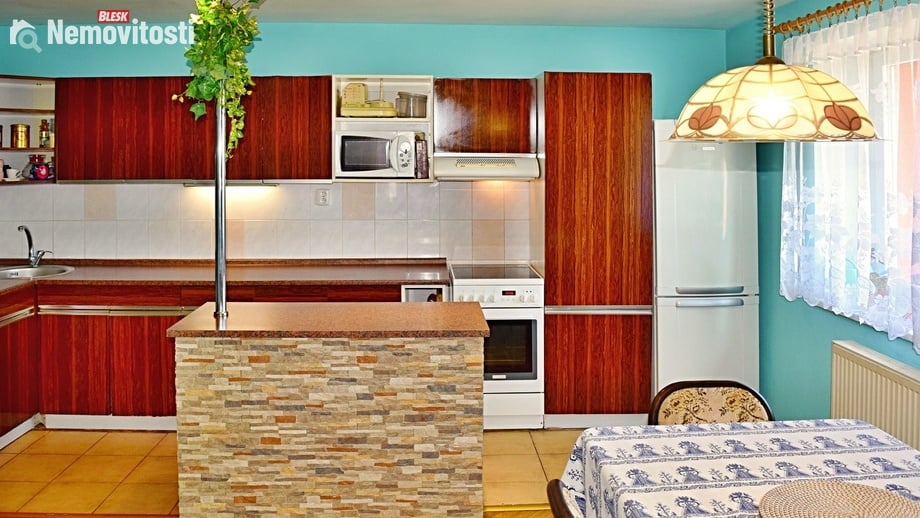 Prodej rodinného domu 200 m², Veliny