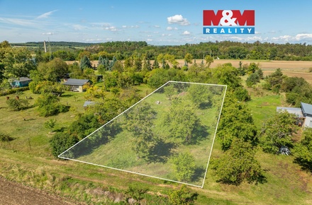 Prodej zahrady 1 198 m², Husinec