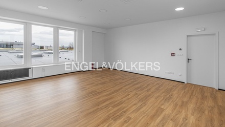 Pronájem skladu 147 m², Modletice
