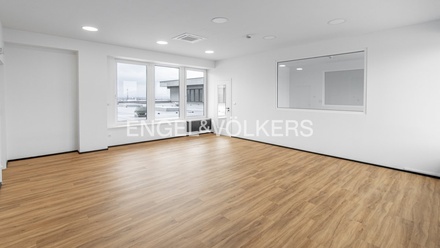 Pronájem komerční nemovitosti 147 m², Modletice