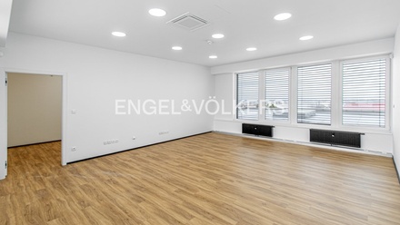 Pronájem obchodního prostoru 200 m², Modletice