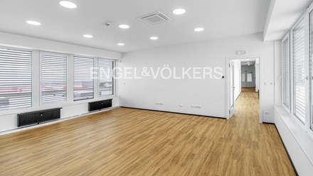 Pronájem komerční nemovitosti 200 m², Modletice