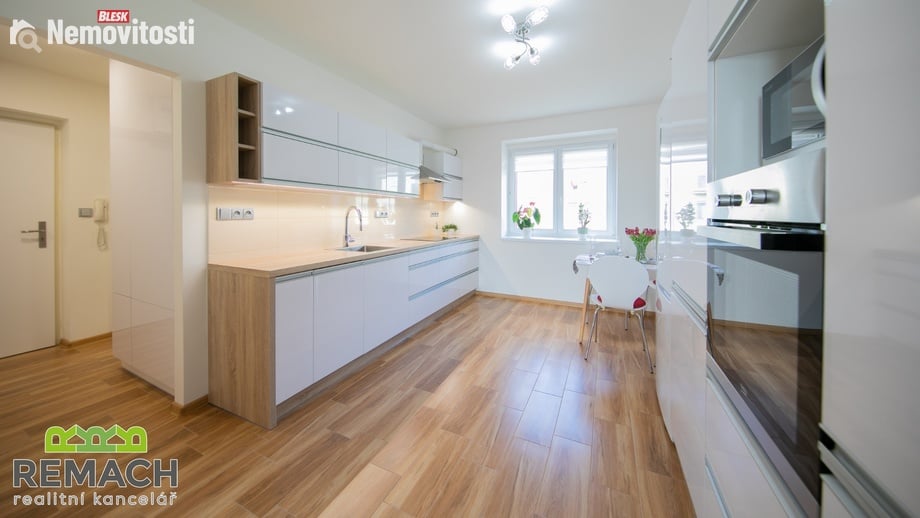 Pronájem bytu 2+kk 58 m², Uherský Brod