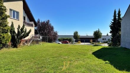 Prodej stavebního pozemku 1 200 m², Olomouc - Slavonín