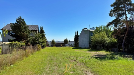 Prodej stavebního pozemku 1 200 m², Olomouc - Slavonín