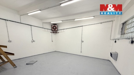 Pronájem garáže 192 m², Kladno