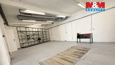 Pronájem garáže 192 m², Kladno