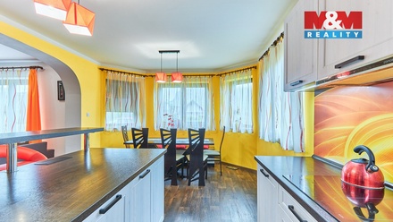 Prodej rodinného domu 204 m², Čestice