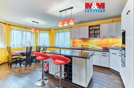 Prodej rodinného domu 204 m², Čestice