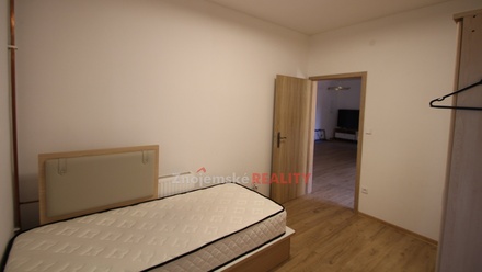 Pronájem bytu 4+kk 100 m², Chvalovice