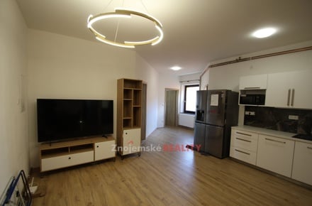 Pronájem bytu 4+kk 100 m², Chvalovice