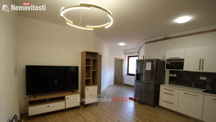 Pronájem bytu 4+kk 100 m², Chvalovice